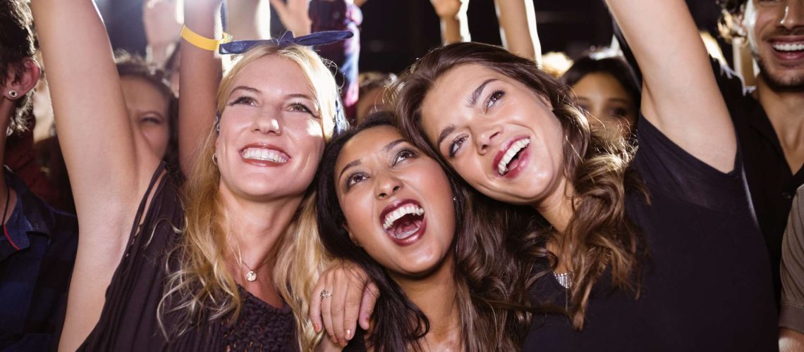 The Benefits of Hiring A Limousine For After Hours Concert Party